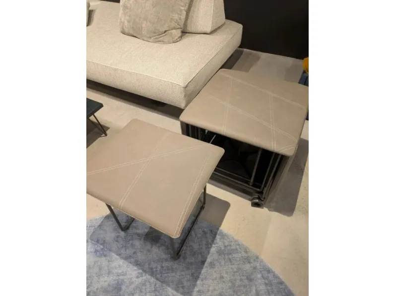 Pouf in pelle Cubix a marchio Ozzio a prezzo scontato