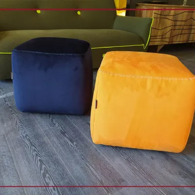 Pouf design modello Flower Egoitaliano in Offerta Outlet