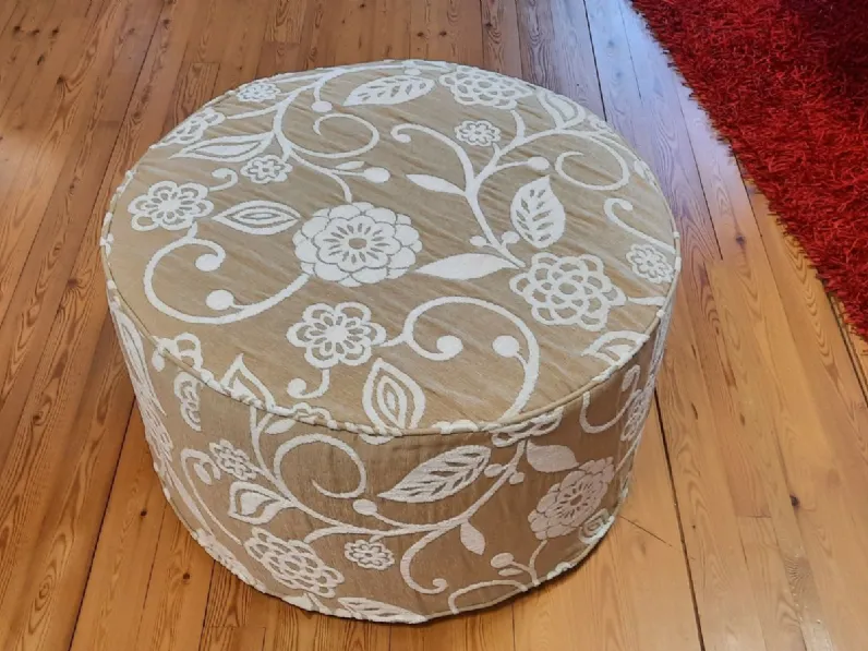 Pouf design modello Modello milano-roma Mobilificio bellutti a prezzo scontato