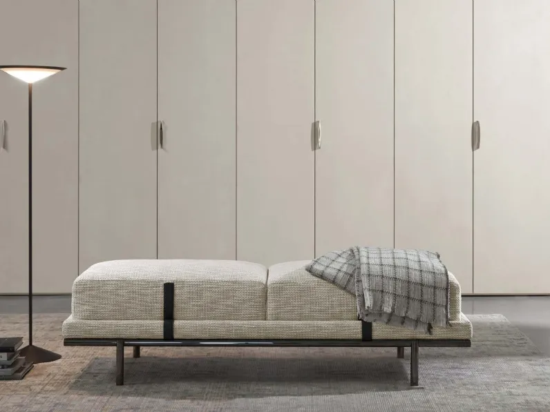 Pouf modello New bond Flou in offerta 