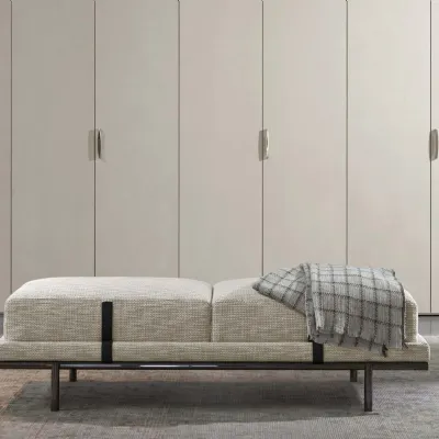Pouf modello New bond Flou in offerta 