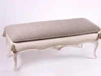 Scopri il pouf Savio Firmino, un classico modello artigianale di panchetta in offerta outlet!