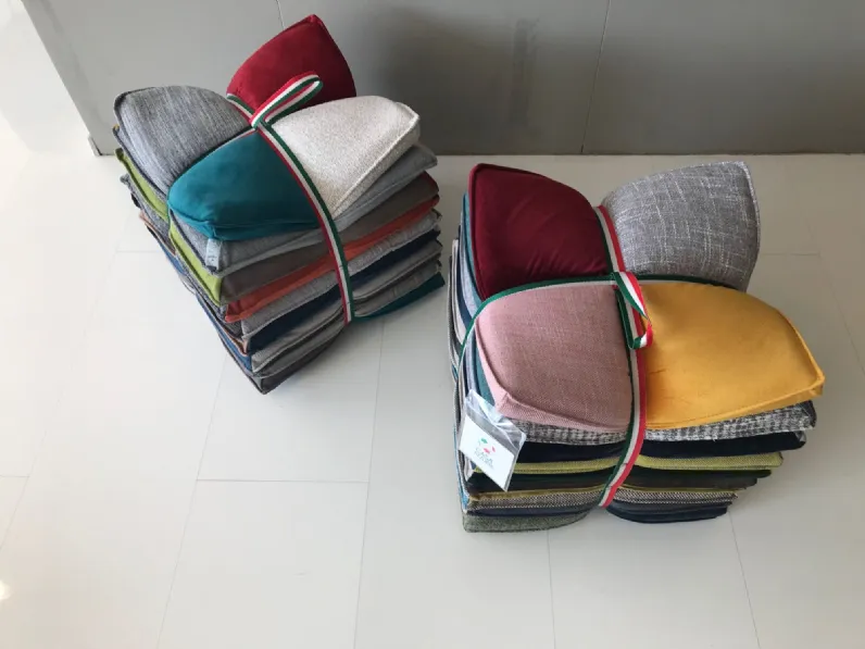 Pouf modello U' strozz design Calia a PREZZI OUTLET