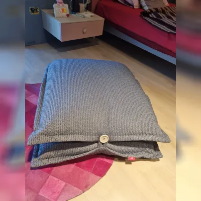 Pouf moderno modello Clip Battistella a prezzo scontato