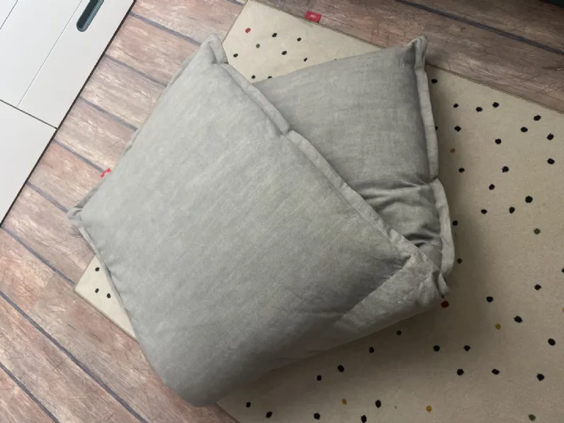 Pouf moderno modello Pouf clip Nidi a prezzo Outlet