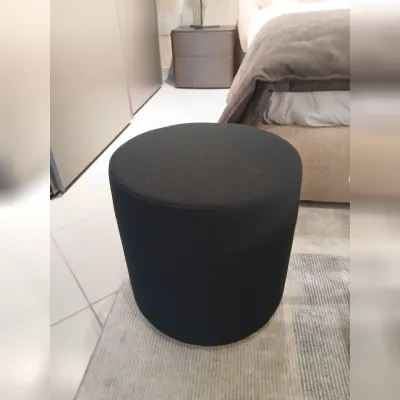 Pouf in tessuto Visiona stool a marchio Collezione esclusiva a prezzo ribassato