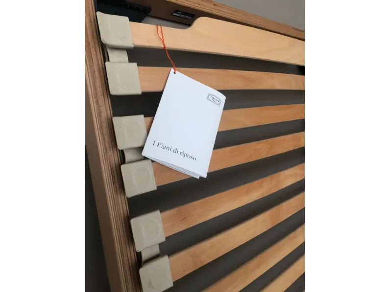 Rete letto in offerta modello Vespero di Poltrona frau 