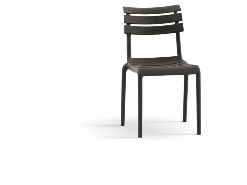 Scopri la sedia modello Olivia del Mobilificio Bellutti. Un'occasione imperdibile:  SCONTATA! Lunghezza massima: 75 cm.