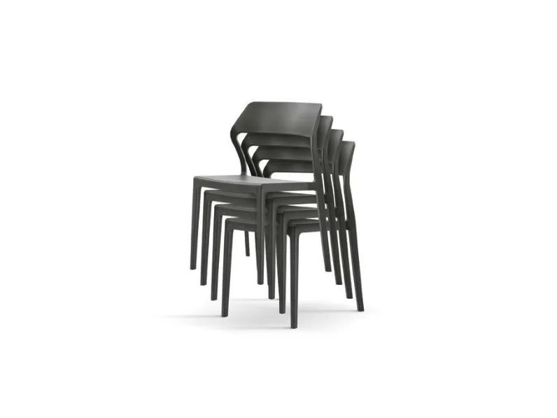 Sedia da giardino Rio. Mobilificio Bellutti: forte sconto! Design moderno ed elegante, perfetto per l'architettura esterna.