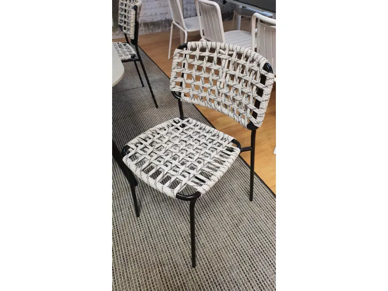 Sedia da giardino Yo! a marchio Connubia con forte sconto
