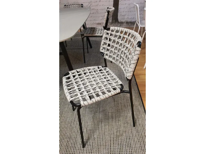 Sedia da giardino Yo! a marchio Connubia con forte sconto