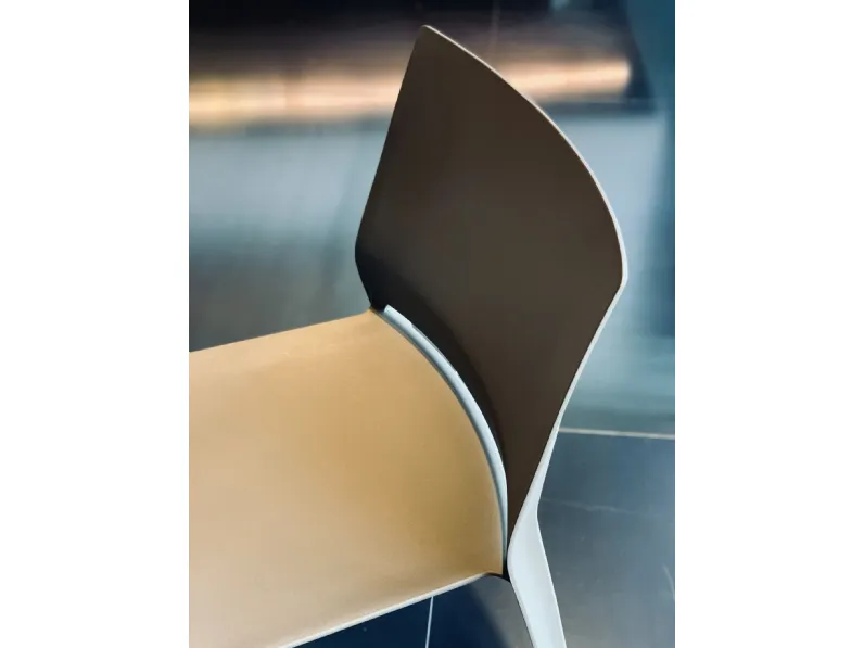 Sedia in plastica impilabile 4 riga in Offerta Outlet