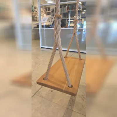 Sedia da giardino realizzata in legno Altalena sedia tavolino o comodino  di Tomasella 