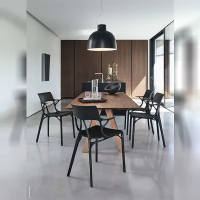 Sedia da soggiorno realizzata in plastica A.i. di Kartell 