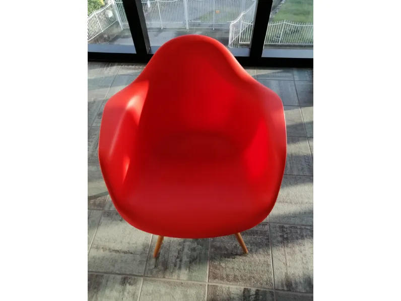 Sedia con braccioli Daw Vitra a prezzo scontato