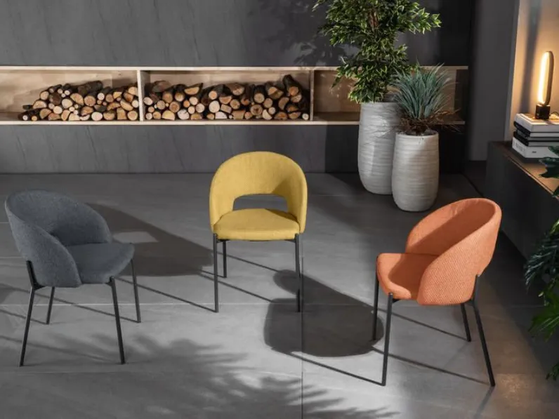 Sedia con braccioli Greta di Stones in Offerta Outlet