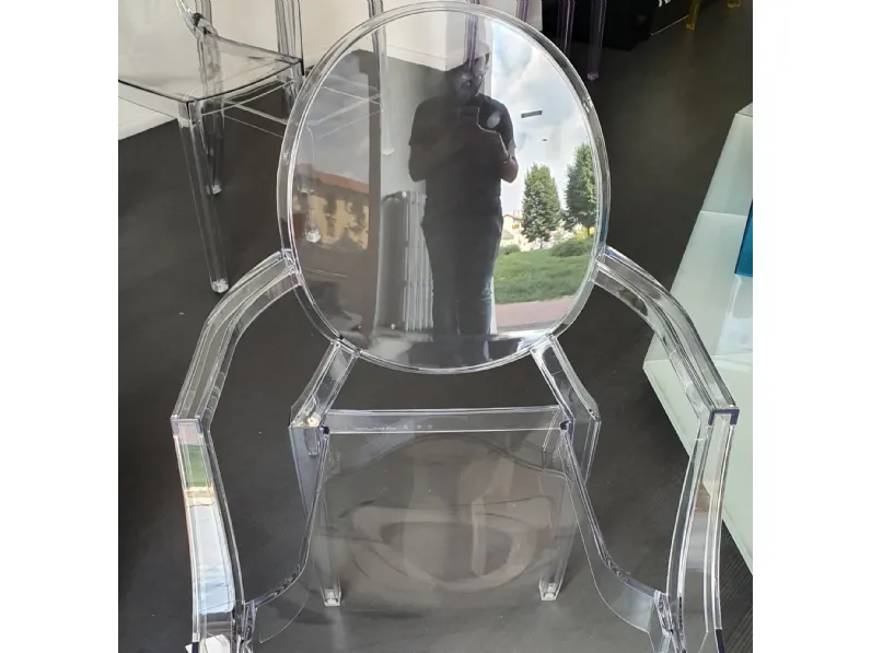 Sedia modello Louis ghost a marchio Kartell scontata del 21%