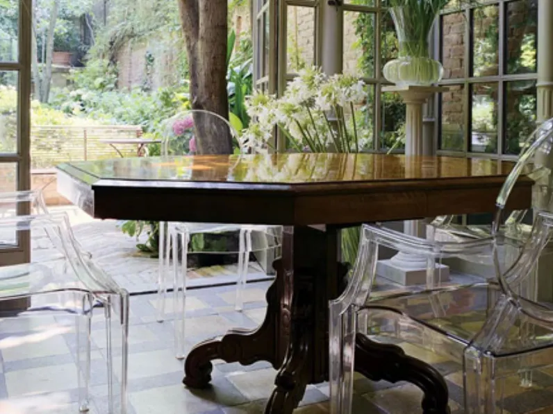 Sedia modello Louis ghost a marchio Kartell scontata del 21%