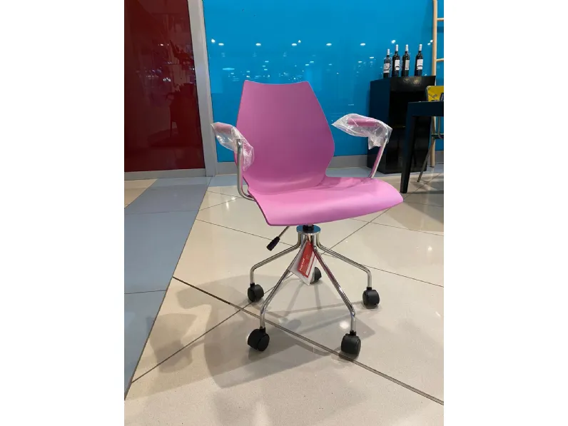 Sedia con braccioli Maui Kartell a prezzo Outlet