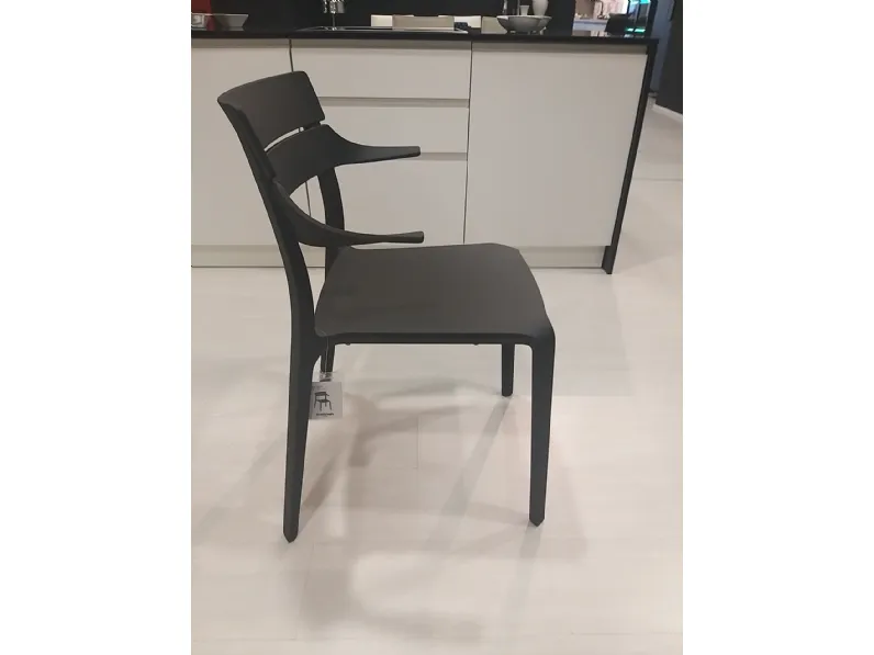Sedia in plastica con braccioli Rochet in offerta