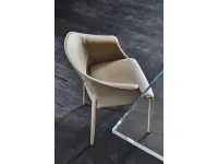 Scopri la sedia Zuleika di Cattelan Italia a un prezzo scontato! Braccioli comodi per un maggiore comfort.