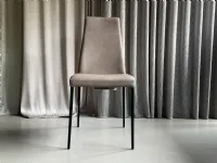 Sedia da soggiorno realizzata in tessuto Aida soft di Calligaris 