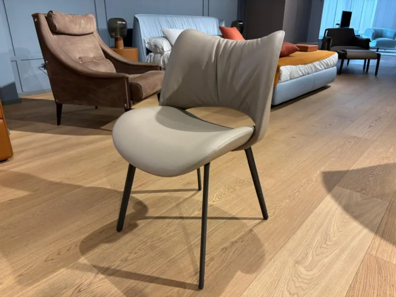 Sedia in pelle modello Nice di Poltrona frau 