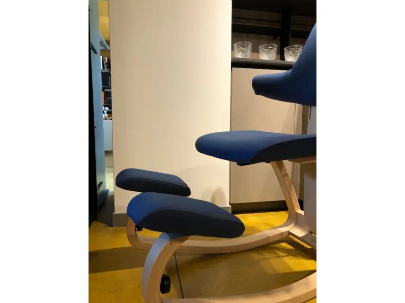 Sedia in tessuto con schienale medio Thatsit scontata