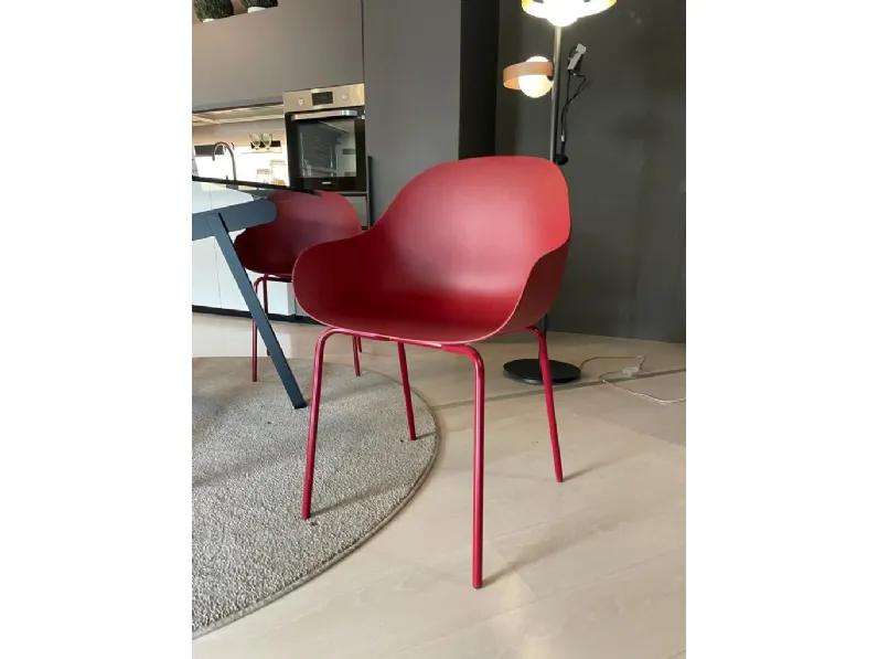 Sedia con braccioli modello Academy a prezzo riservato 