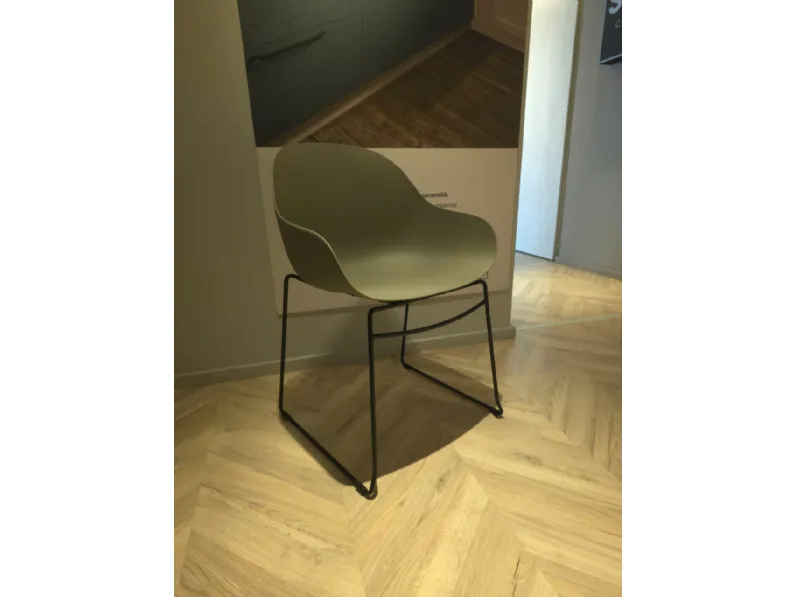 Sedia con braccioli 2 sedie academy ac connubia spedibili  di Collezione esclusiva a prezzo scontato