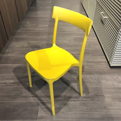 Sedia impilabile modello Argo a prezzo riservato 