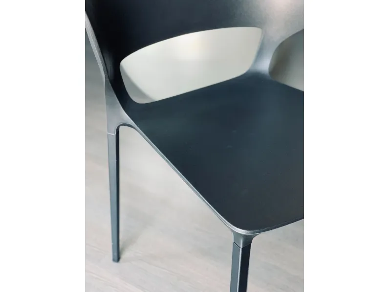 Sedia in metallo impilabile Koki in offerta