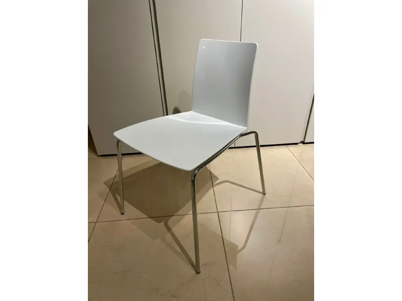 Sedia modello Leaf a marchio Moroso scontata del 60%