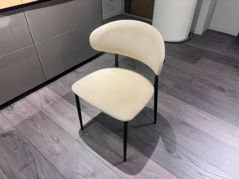 Sedia modello Mira di Colico a prezzo riservato 