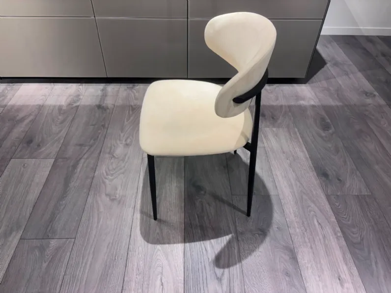 Sedia modello Mira di Colico a prezzo riservato 