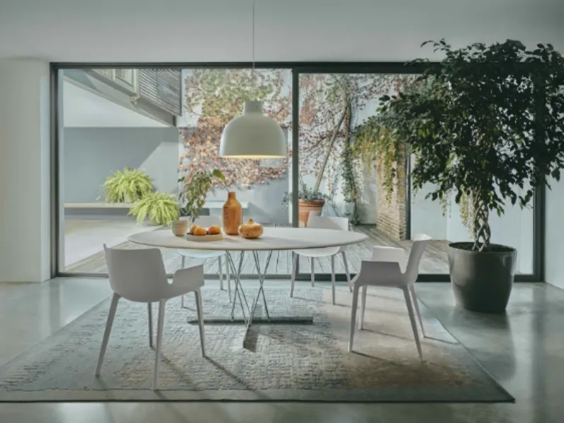 Sedia con braccioli Piuma di Kartell a prezzo ribassato