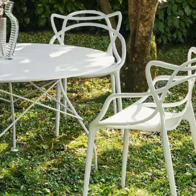 Scopri la sedia da giardino Masters Kartell con sconto del 20%. Un design elegante e resistente per goderti al meglio il tuo spazio esterno.