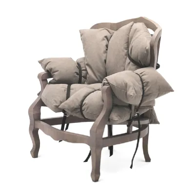 Sedia da soggiorno realizzata in legno 7 pillows di Mogg 