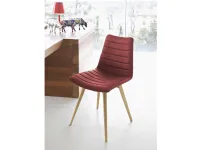 Offriamo la sedia Midj con uno sconto vantaggioso! Rivestimento in tessuto per comfort e stile. Non perdere l'occasione!