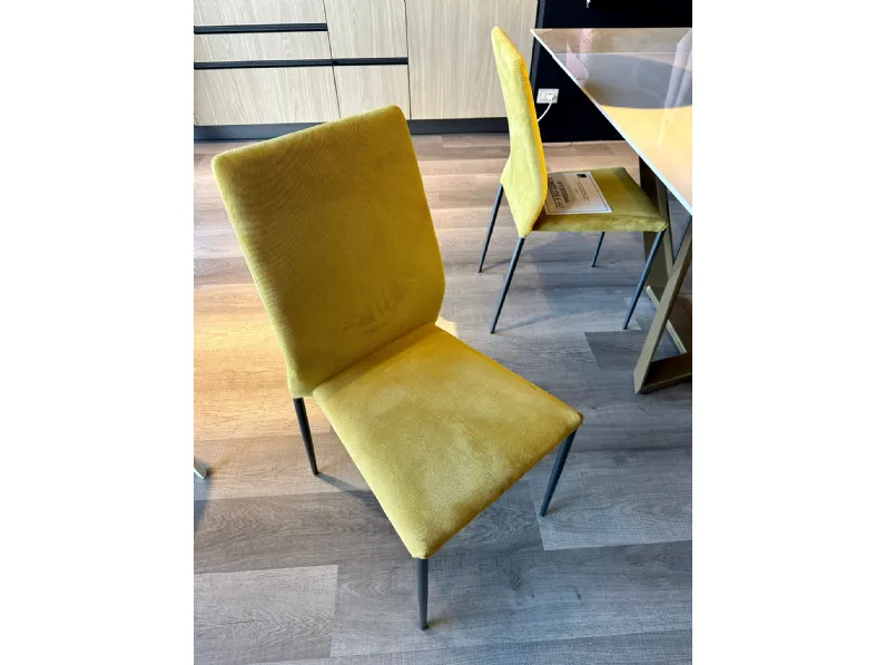 Sedia con schienale medio Kendra di Ingenia a prezzo ribassato