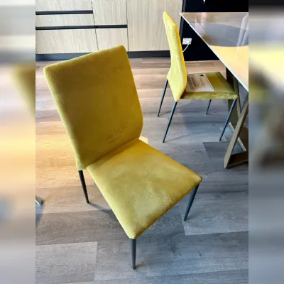 Sedia con schienale medio Kendra di Ingenia a prezzo ribassato