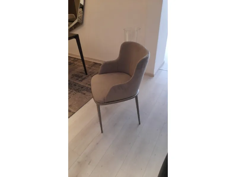 1. Design moderno ed elegante.
2. Costruita con materiali di qualità.
3. Comoda e resistente.
4. Prezzo scontato.
5. Facile da pulire.