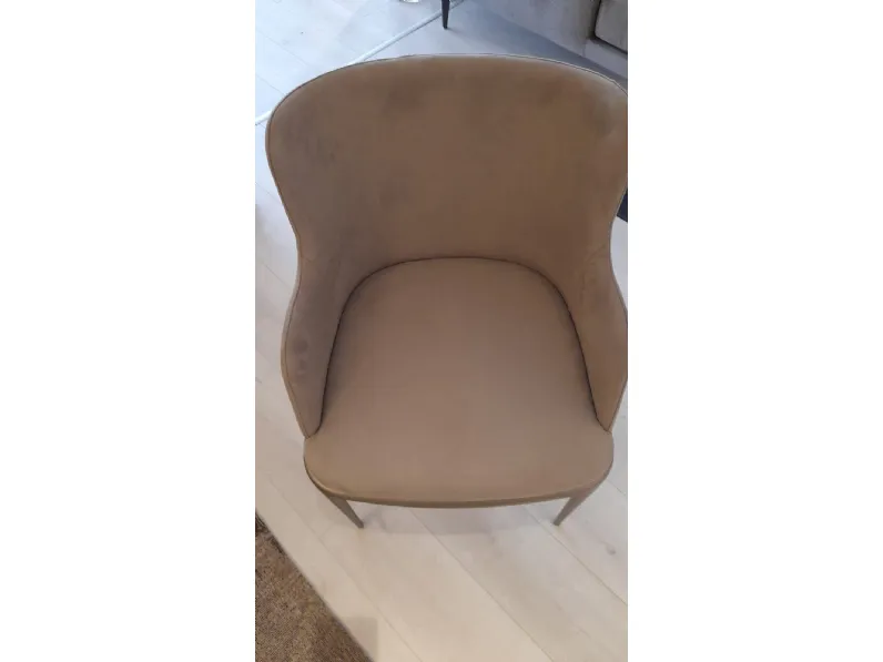 1. Design moderno ed elegante.
2. Costruita con materiali di qualità.
3. Comoda e resistente.
4. Prezzo scontato.
5. Facile da pulire.