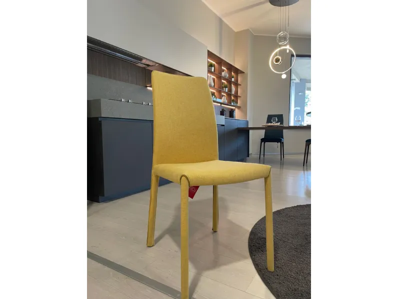 Sedia in tessuto con schienale alto Nuvola in offerta