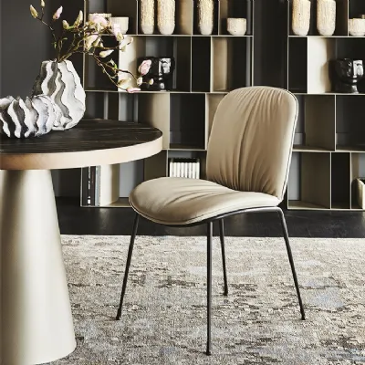 Scopri la sedia Tina di Cattelan Italia. Richiedi ora il prezzo riservato! Massimo 75 cm.