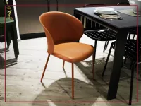 Sedia Tuka di Connubia: design moderno, prezzo vantaggioso.