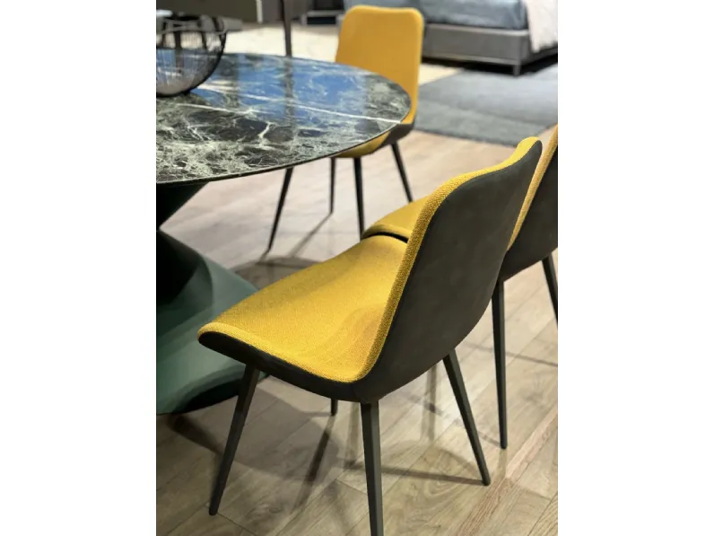 Sedia con schienale alto Dalia di Midj a prezzo ribassato