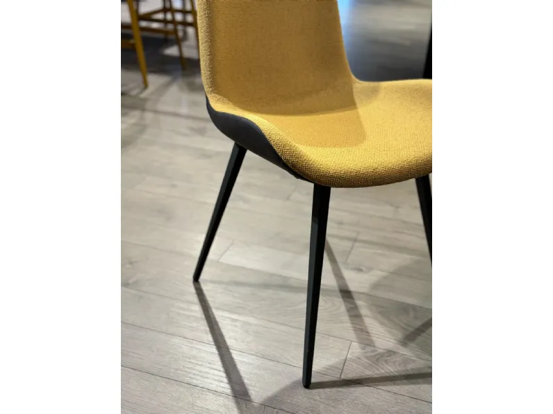 Sedia con schienale alto Dalia di Midj a prezzo ribassato