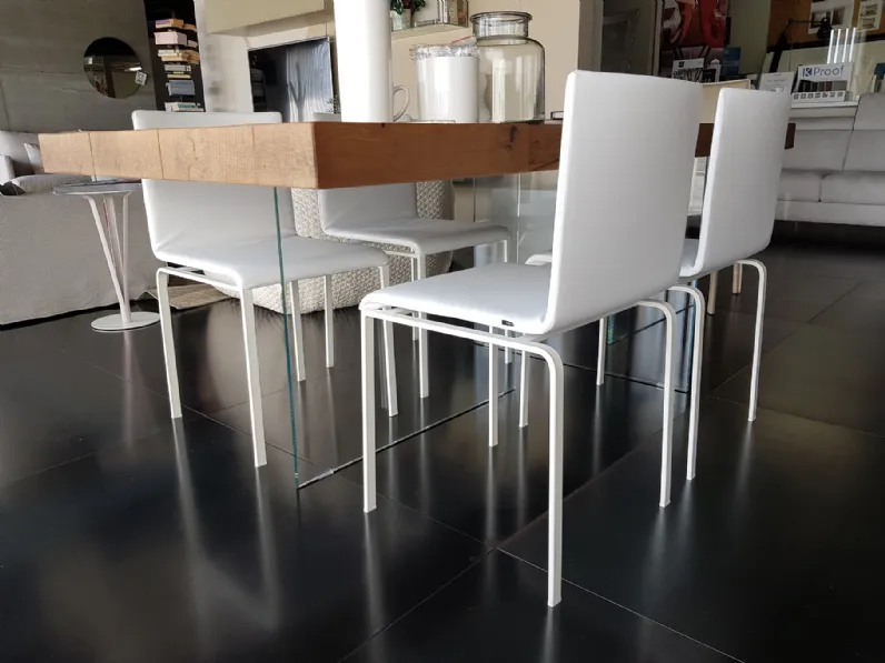 Sedia Dangla da cucina realizzata in ecopelle scontata del 35%