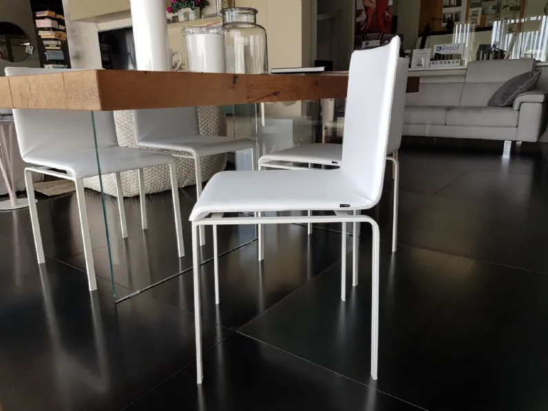 Sedia Dangla da cucina realizzata in ecopelle scontata del 35%